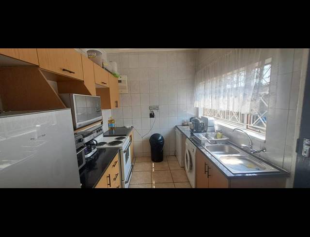 2 BEDROOM TOWNHOUSE FOR SALE IN WITFIELD